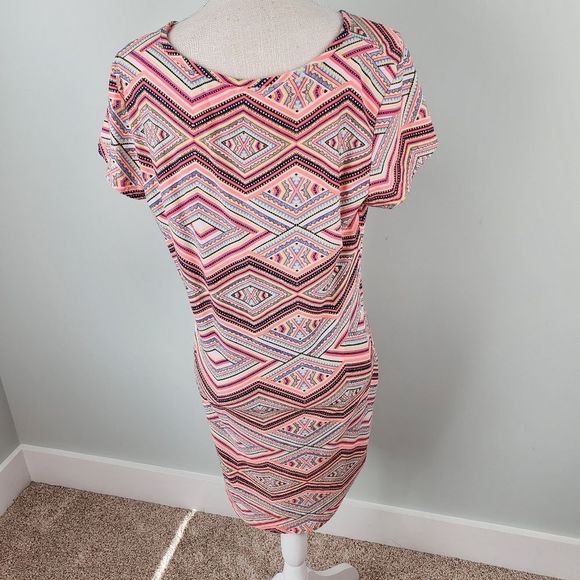 BOBBIE BROOKS GEOMETRICAL SHORT SLEEVE DRESS SIZE LARGE - Picture 4 of 9